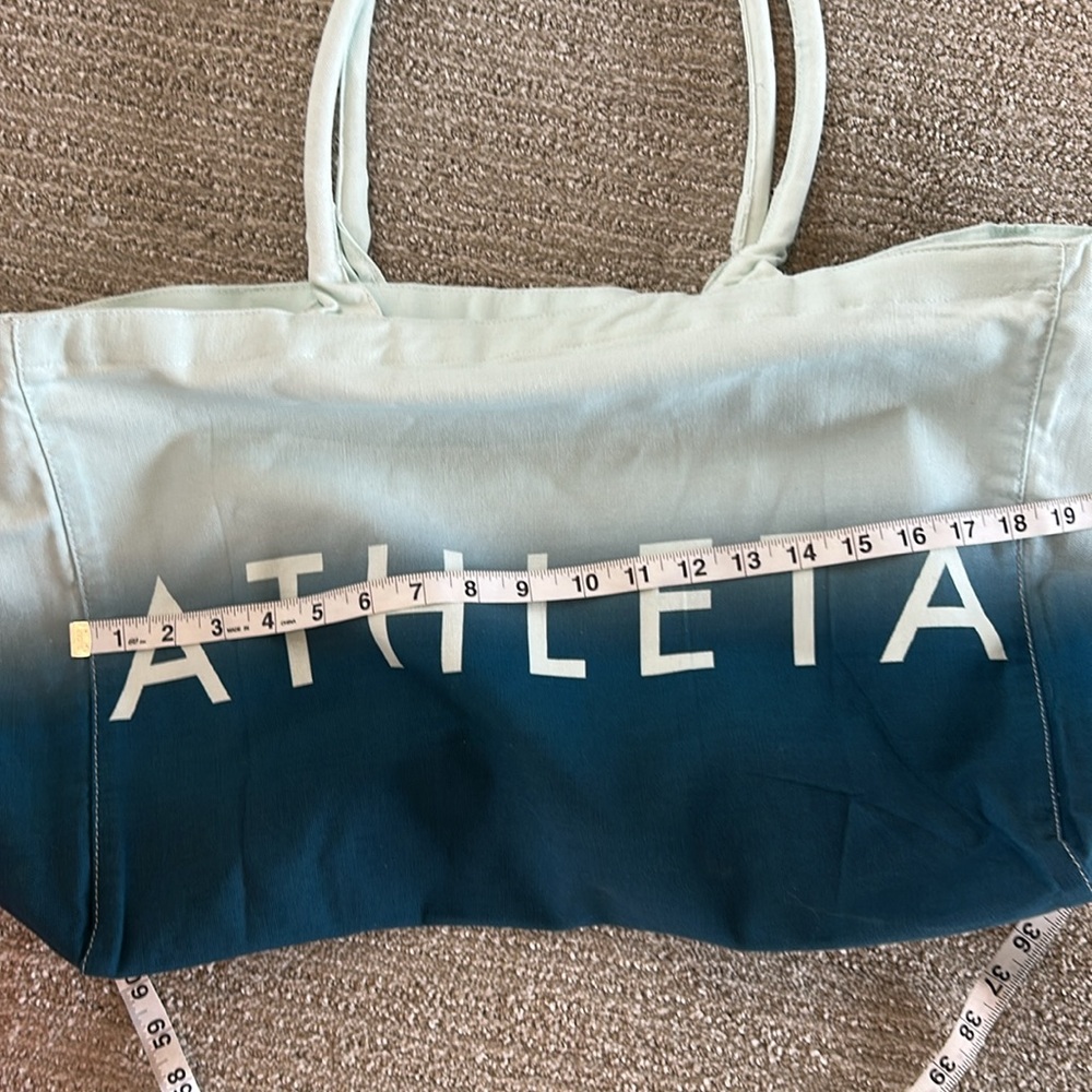 NEW CONDITION ATHLETA Tote bag. Great for gym or everyday use. 12x18x6 - Picture 6 of 6